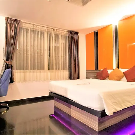 Heaven@4 Hotel